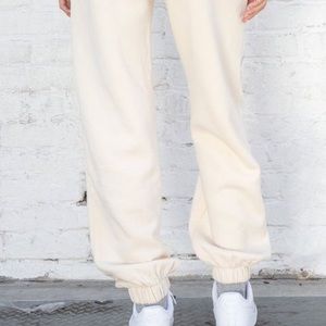 Brandy Melville creme sweatpants